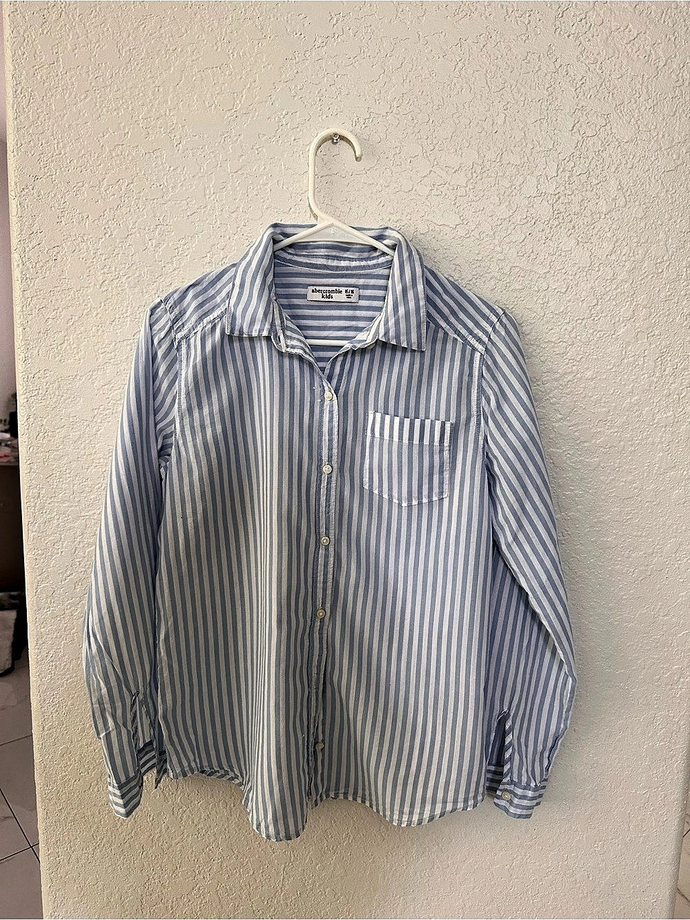Abercrombie Kids Girls 15/16 Blue & White Striped Button Down